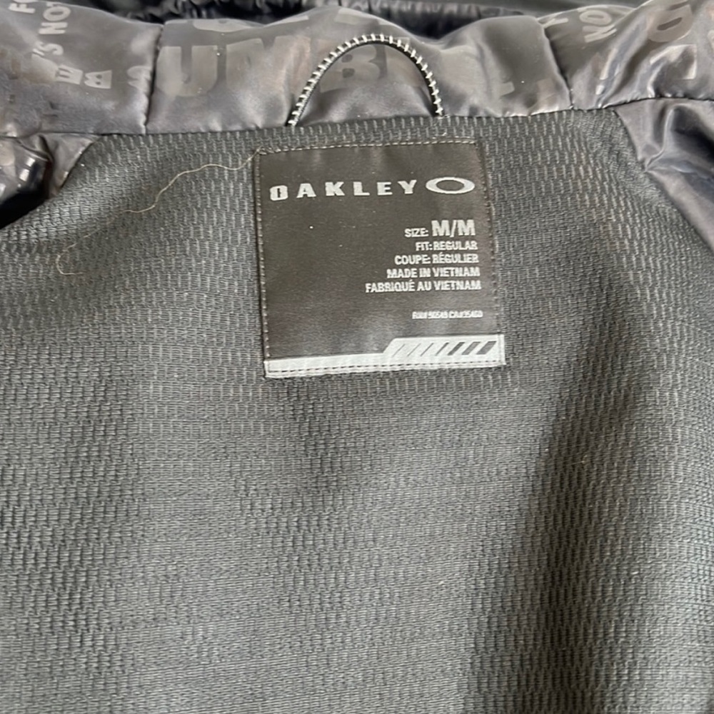 EUC Oakley Men’s Wengen Insulated Hooded Snowboarding/ Winter Coat Size Medium - Picture 5 of 8